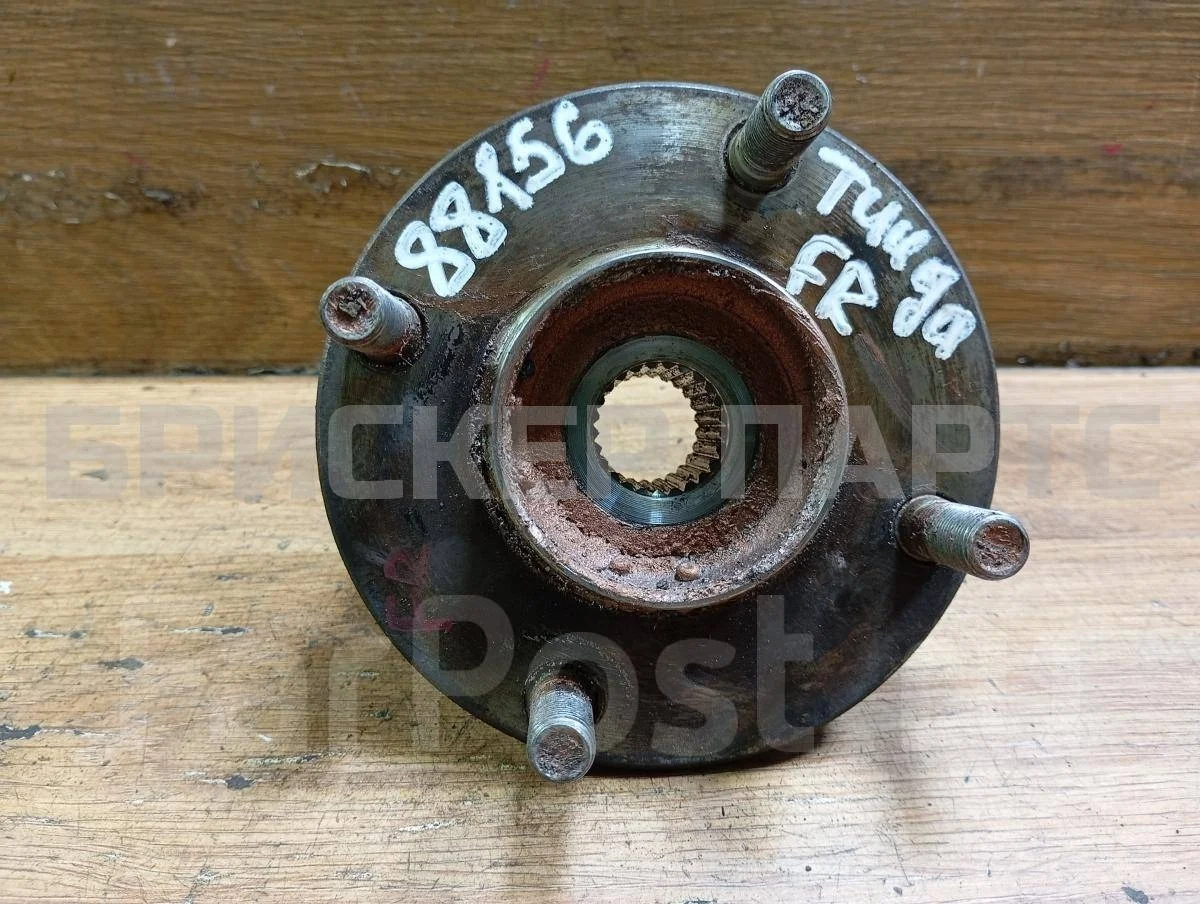 Ступица передняя прав Ниссан Тиида 1  C11