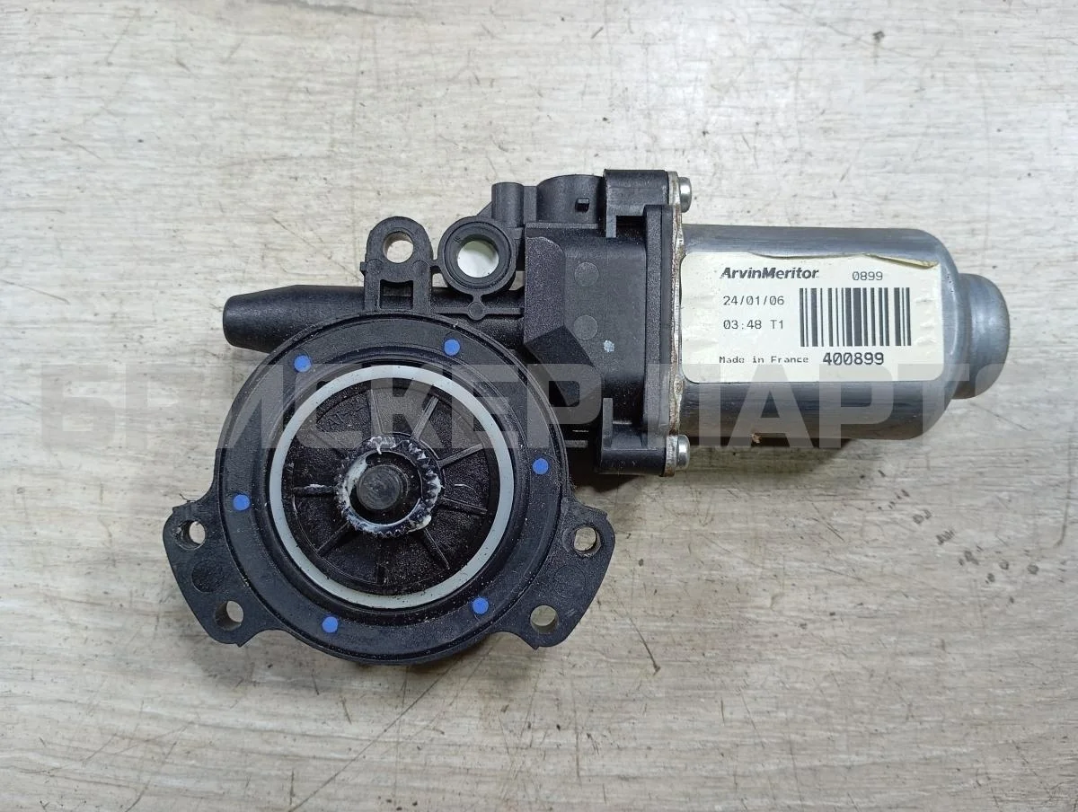 Моторчик стеклопод. Хендай Соната V  NF