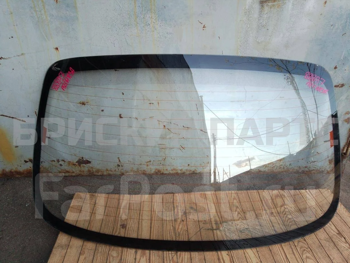 Стекло заднее Дэу Леганза 1  V100
