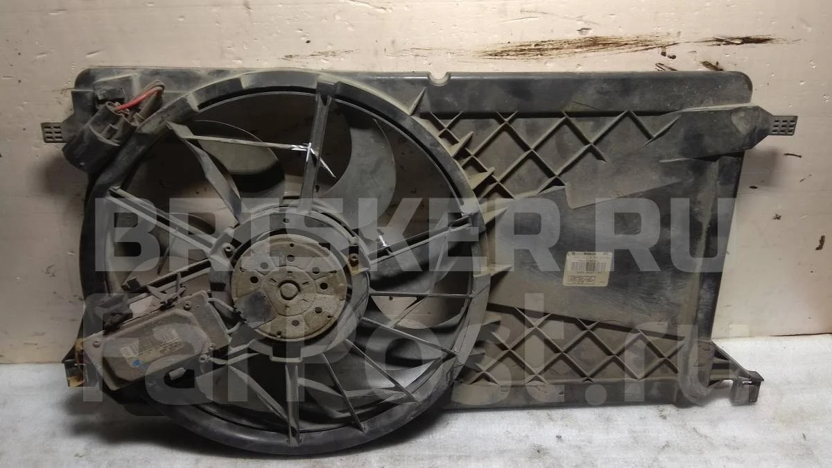 Вентилятор охлаждения Форд Фокус 2  рестайлинг