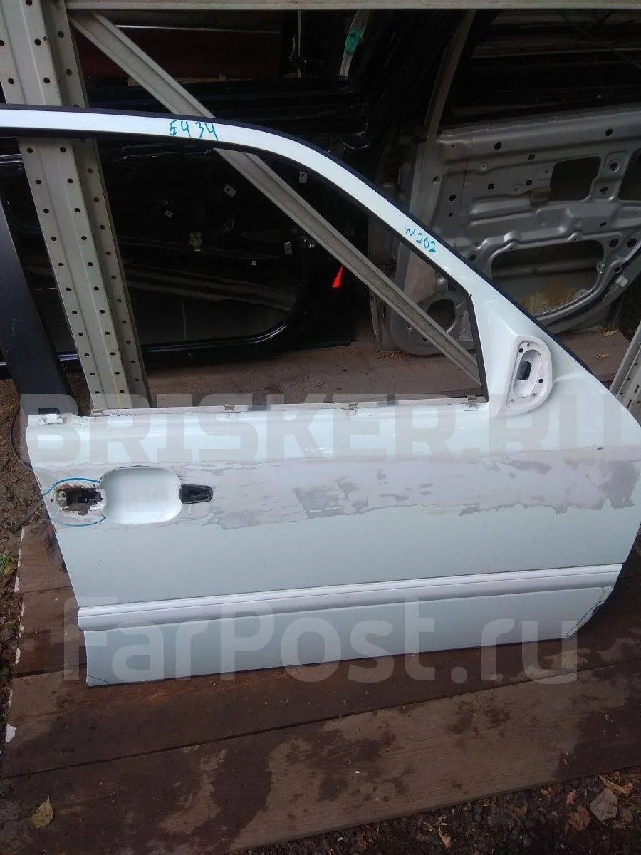 Дверь передняя правая Mercedes (Мерседес) Ц-класс W202