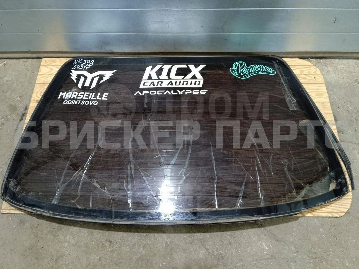 Стекло заднее Ниссан Альмера 2  (N16)