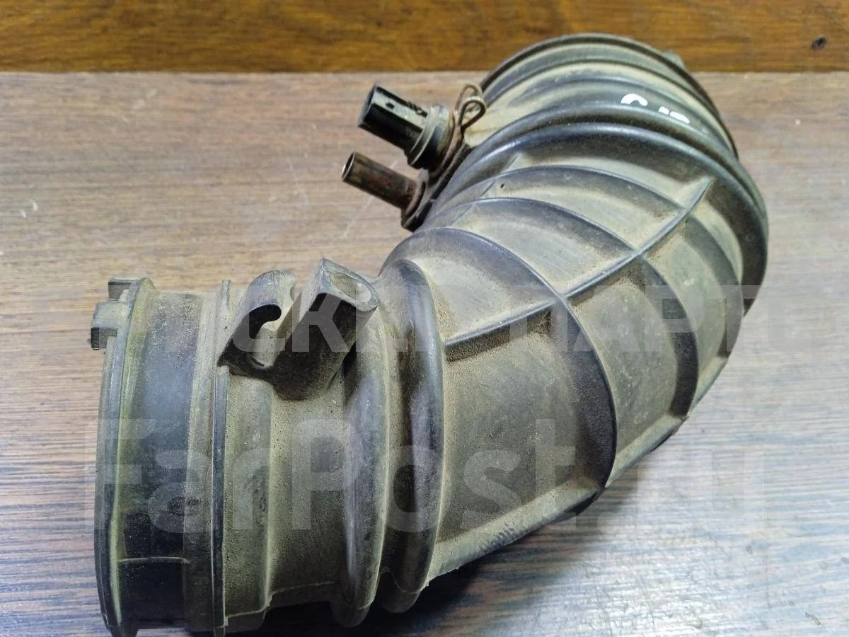 Патрубок фильтра Хонда CR-V 2 (RD5)