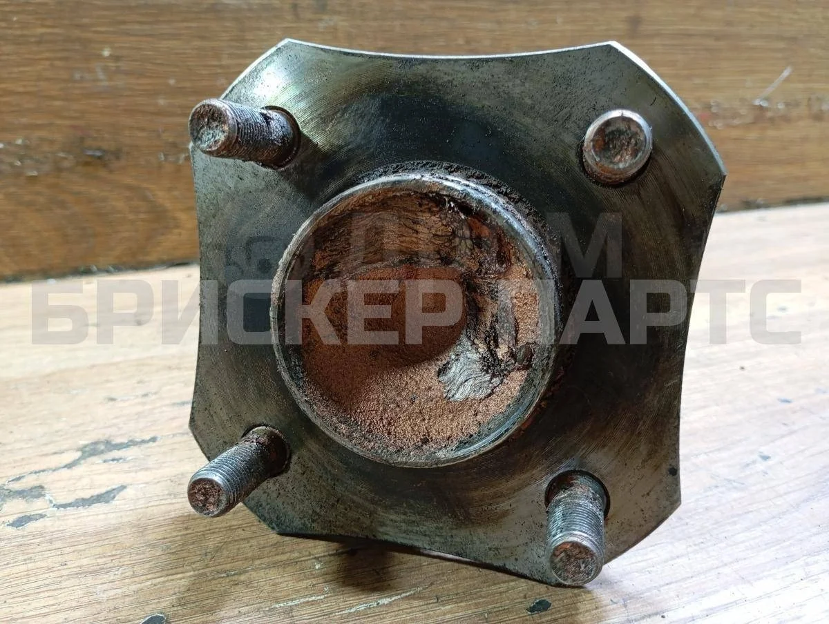 Ступица задняя правая Ниссан Тиида 1  C11