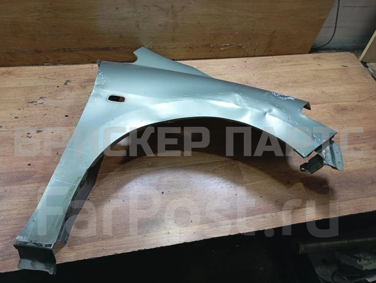 Крыло переднее(прав) Ниссан Тиида 1  C11