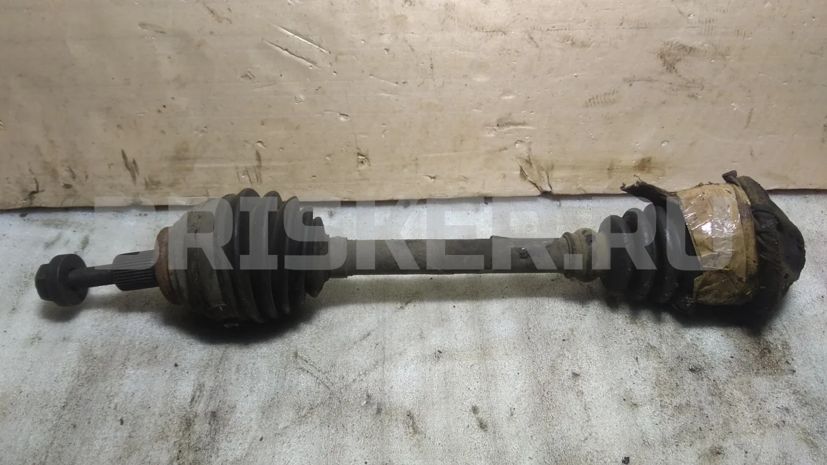 Привод (шрус) передний левый Фольксваген Пассат Б6