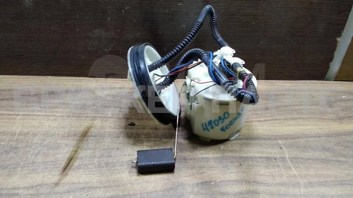 Насос топливный Форд Фокус 1  рестайлинг