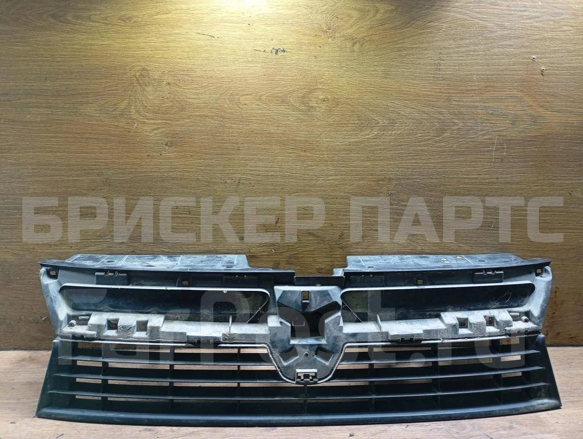 Решетка радиатора Рено Дастер 1  HS
