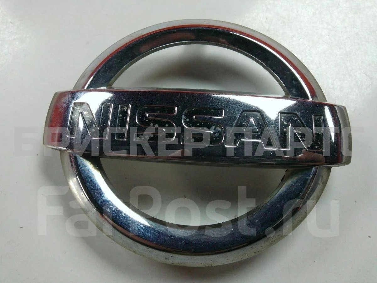 Эмблема Ниссан Тиида 1  C11