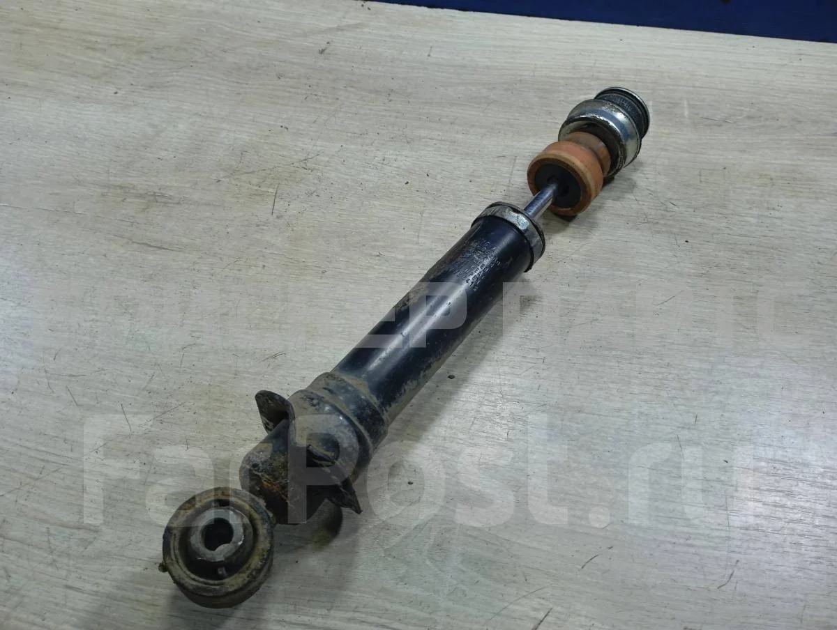 Стойка аморт левая Тойота Авенсис 2 (T250)