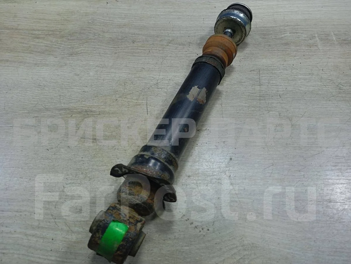 Стойка аморт правая Тойота Авенсис 2 (T250)