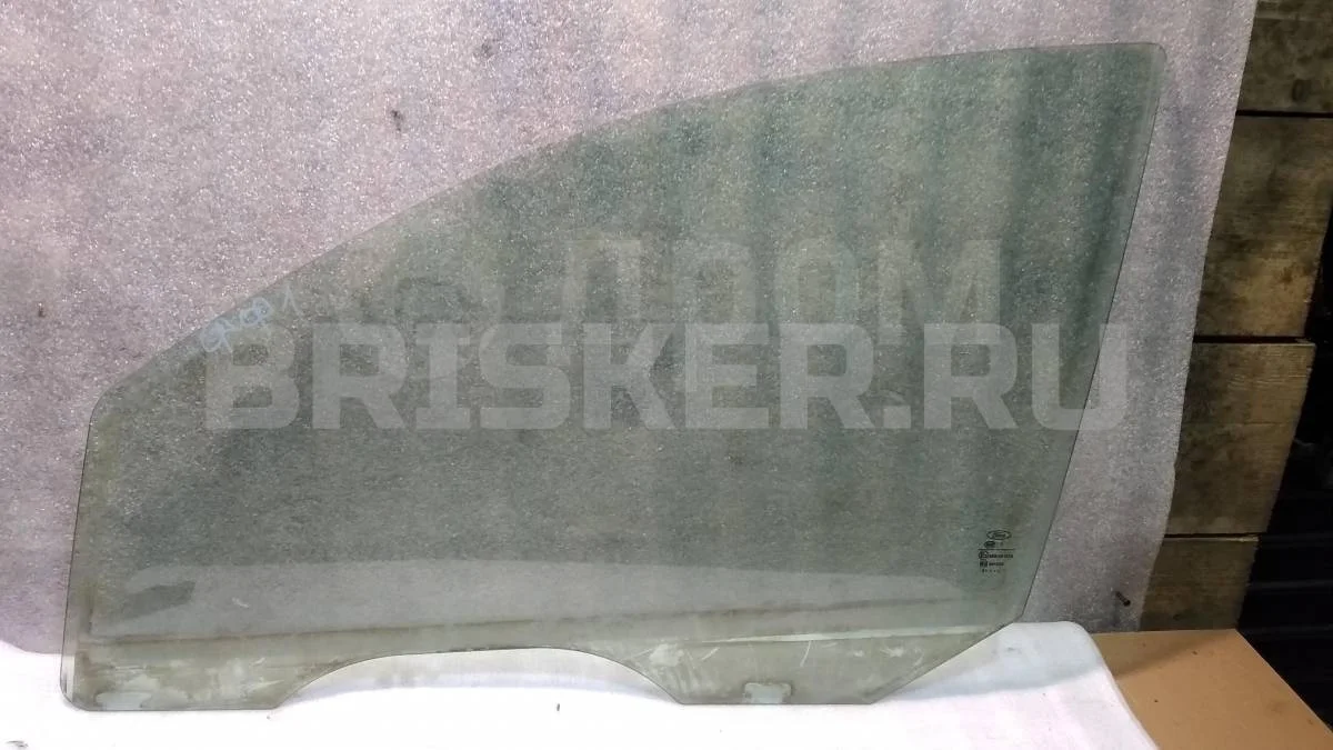 Стекло двери передней Форд Фокус 1  рестайлинг