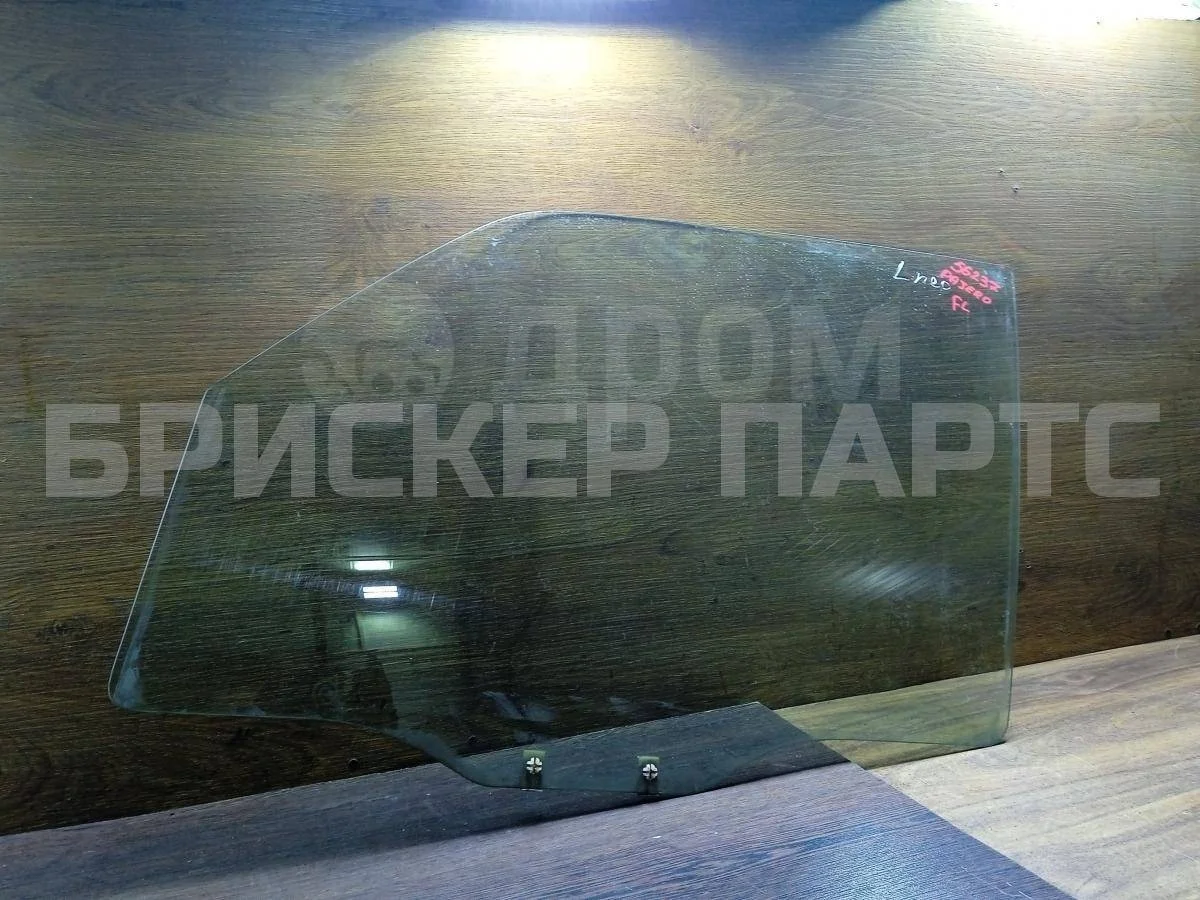 Стекло двери передней Митсубиси Паджеро/Монтеро 4 (V90/V80)