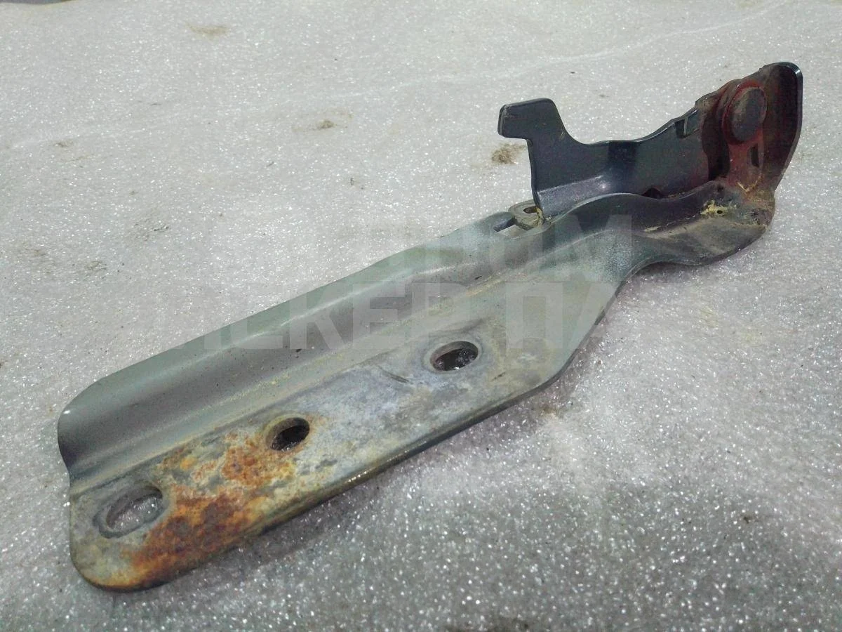 Петля капота правая Сузуки Гранд Витара 1