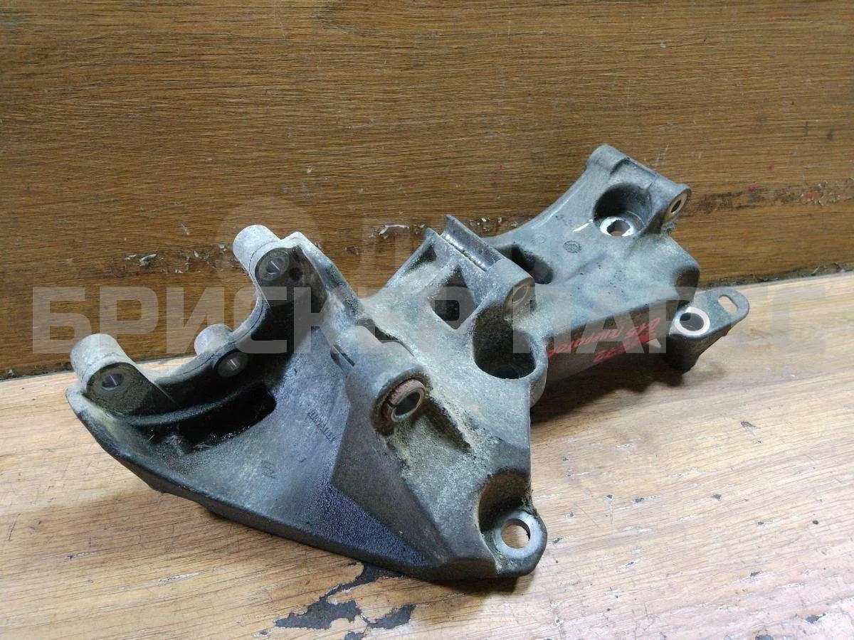 Кронштейн генератора Ниссан Альмера 3  G15