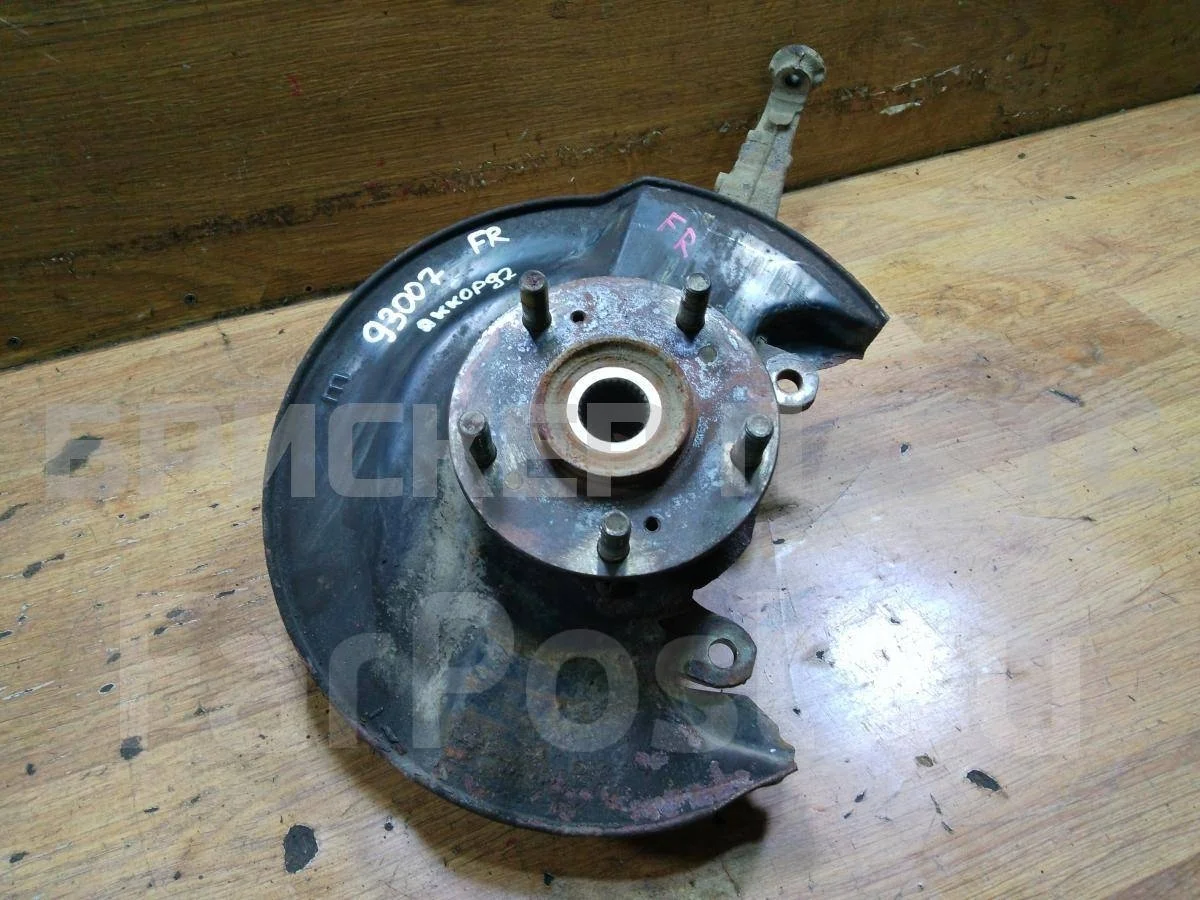 Кулак поворотный прав Хонда Аккорд 7 рестайлинг