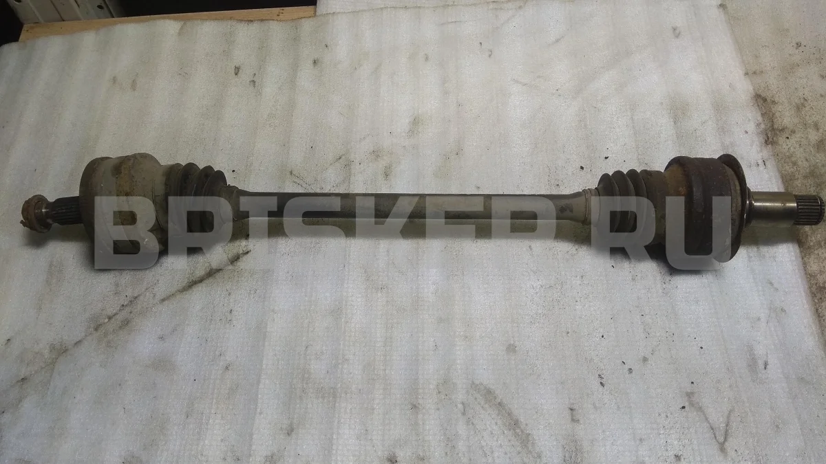 Привод (шрус) задний правый Mercedes (Мерседес) Ц-класс W203