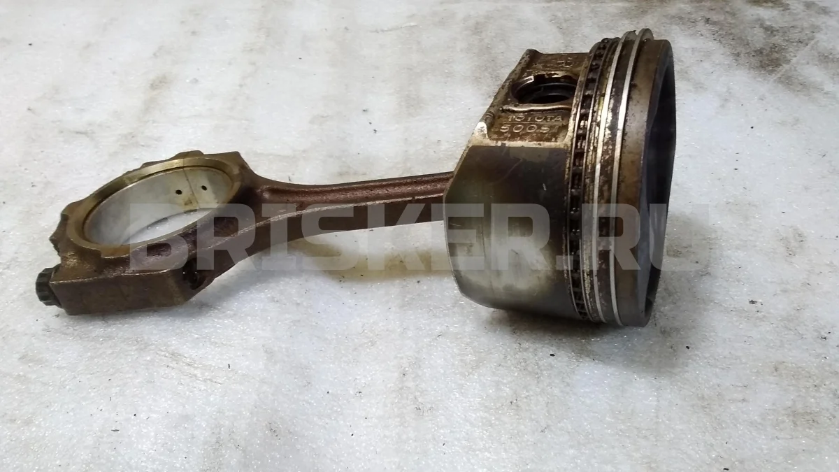 Поршень с шатуном Тойота Лэнд Крузер 100