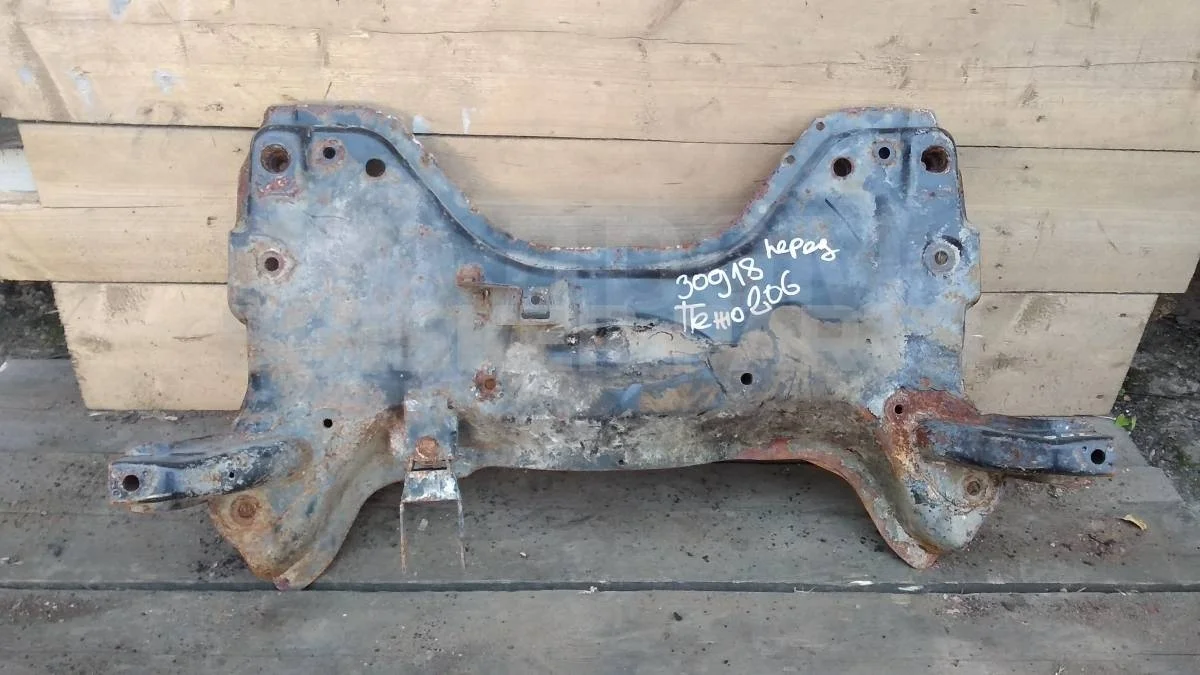 Подрамник передний Пежо 206