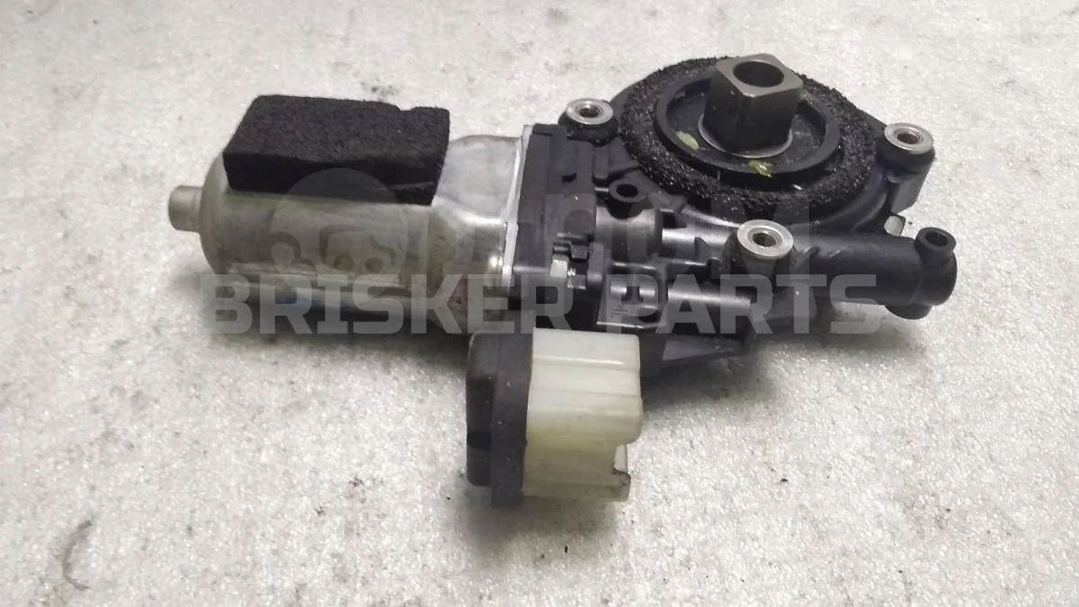 Моторчик стеклопод. Инфинити G 4  V36