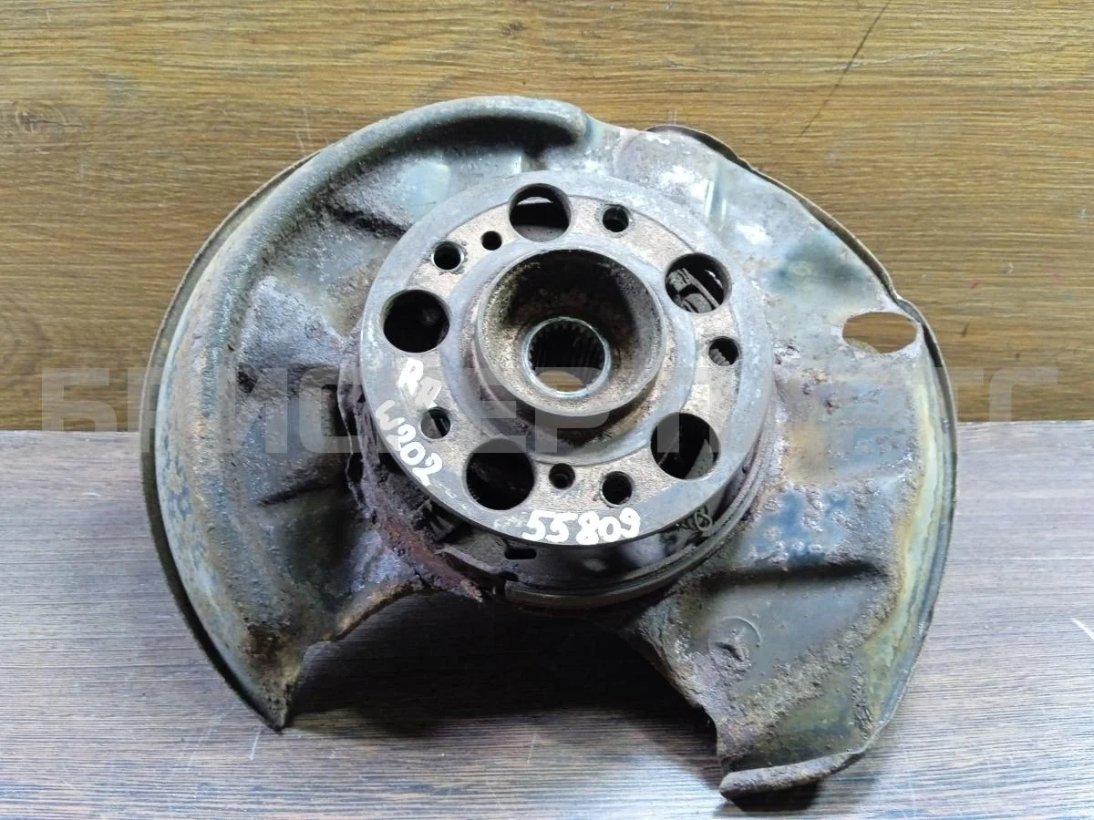 Кулак задний правый Mercedes (Мерседес) Ц-класс W202