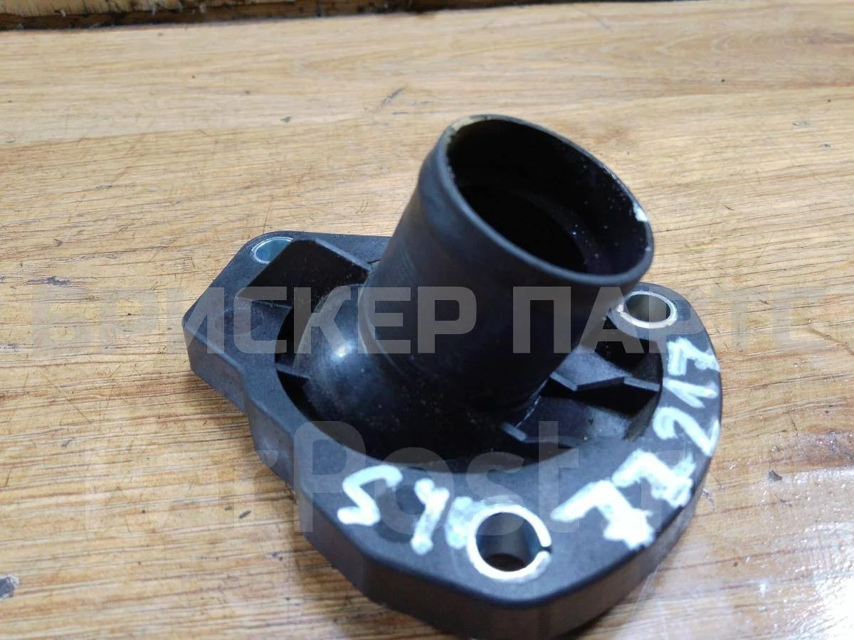 Крышка термостата Вольво S40 2  (MS)