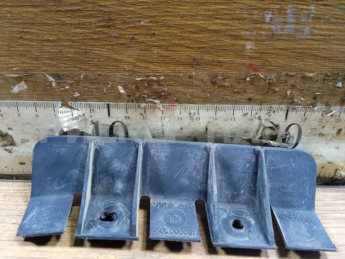 Кронштейн бампера Ленд Ровер Дискавери 3