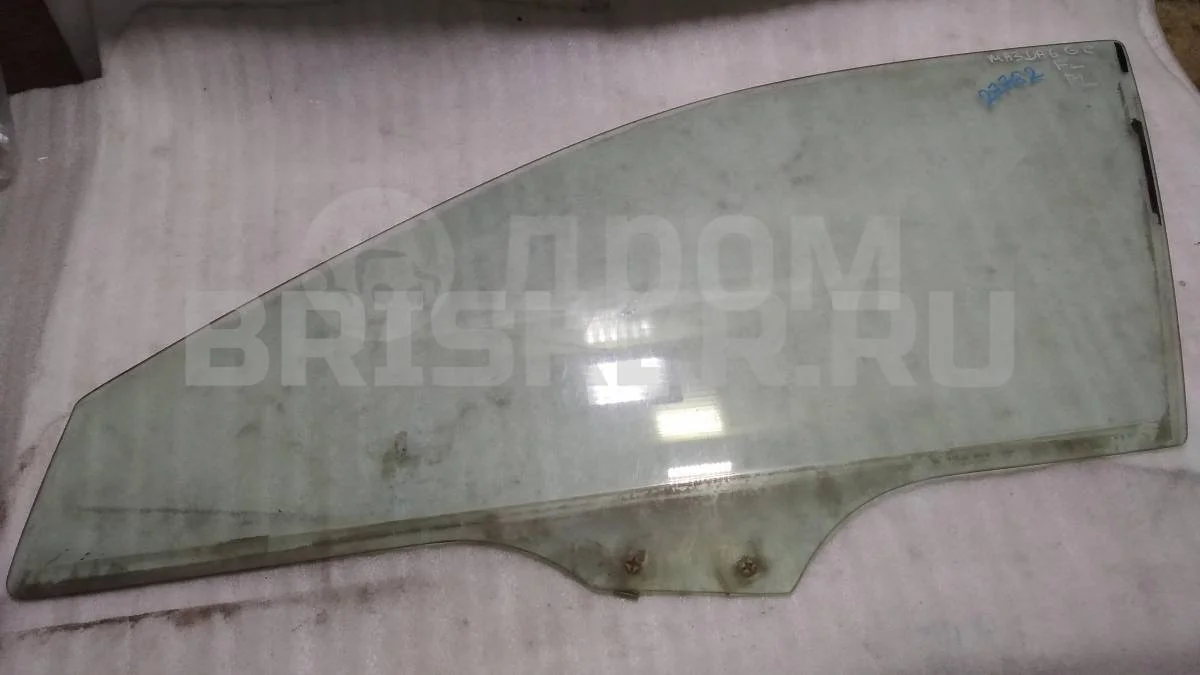 Стекло двери передней Мазда 6 1  (GG)