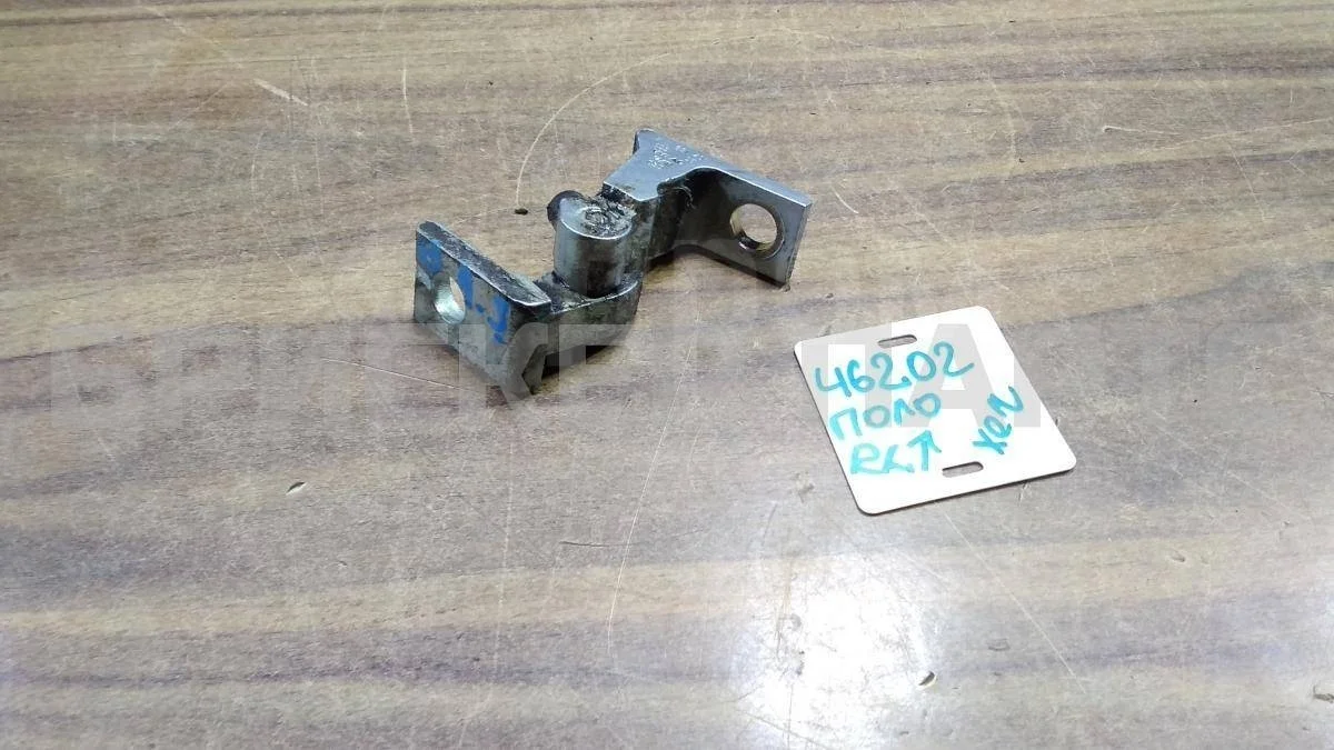 Петля двери зад левой Фольксваген Поло 5  Mk5 6R1