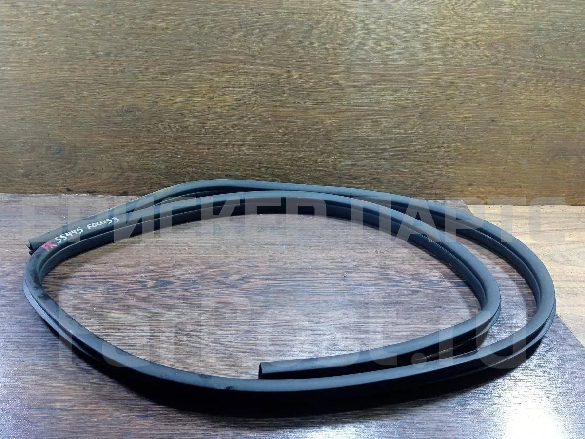 Уплотнитель двери Форд Фокус 3  CB8