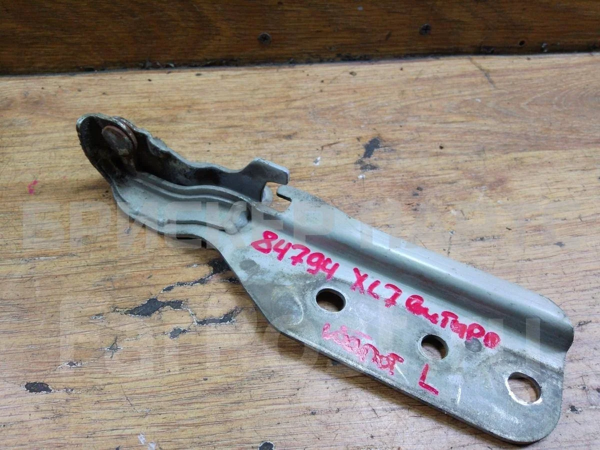 Петля капота левая Сузуки XL7 (Икс-эль) 1 серия