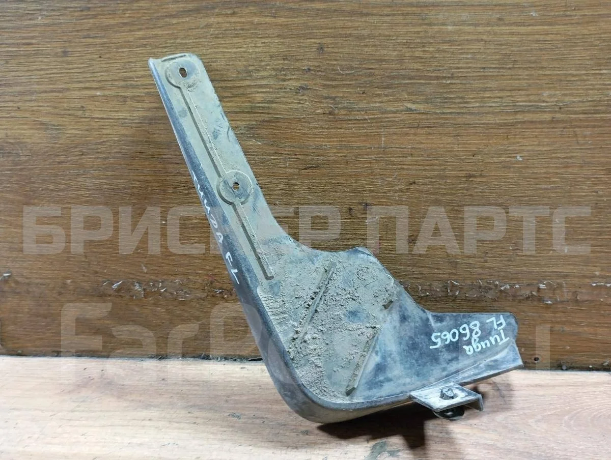 Брызговик передний Ниссан Тиида 1  C11