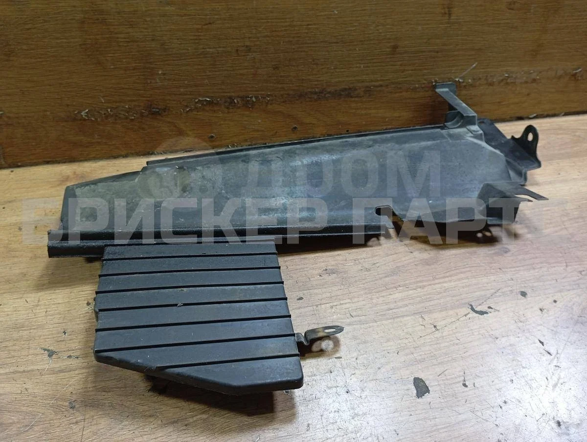 Воздухозаборник Ниссан Тиида 1  C11