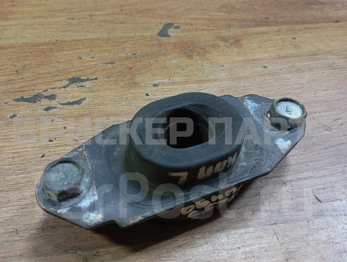 Подушка КПП левая Ниссан Тиида 1  C11