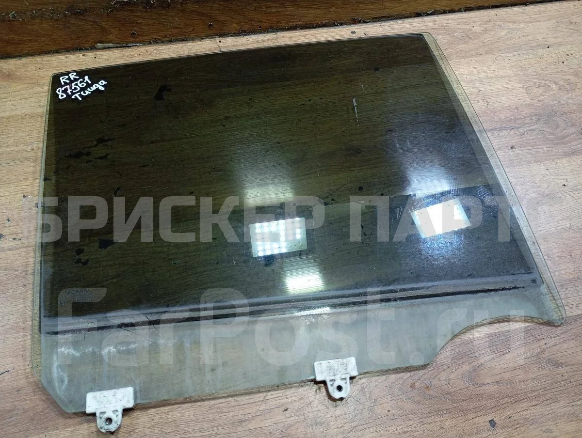 Стекло двери задней Ниссан Тиида 1  C11