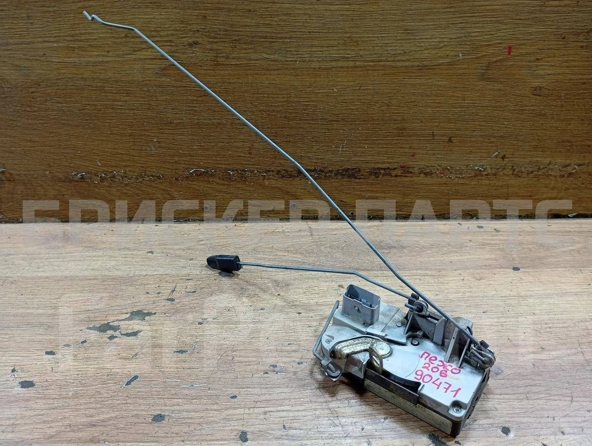 Замок передней правой двери Пежо 206