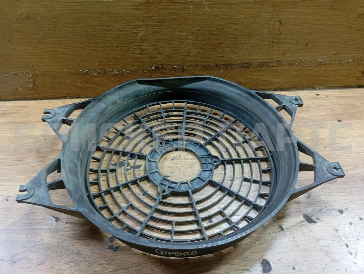 Диффузор (кожух) вентилятора Киа Соренто I серия рестайлинг BL