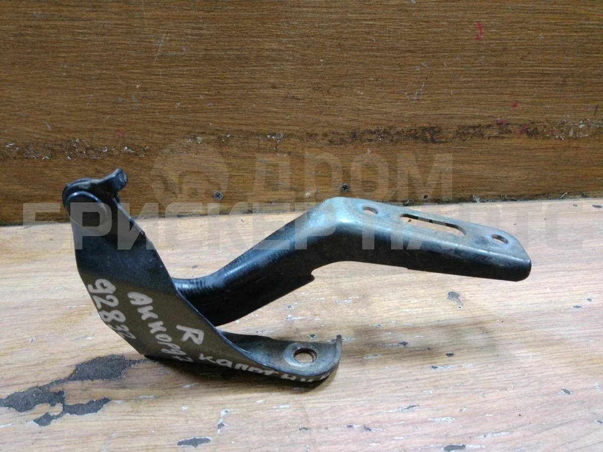 Петля капота правая Хонда Аккорд 7 рестайлинг