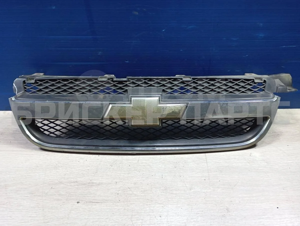 Решетка радиатора Шевроле Авео 1  T250