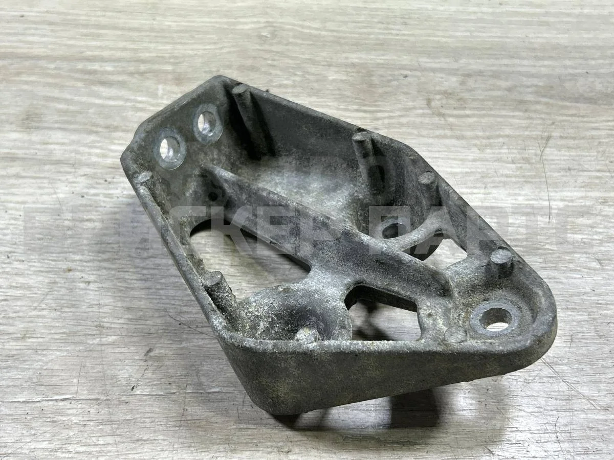 Кронштейн двигателя прав Дэу Нексия Первое  N100