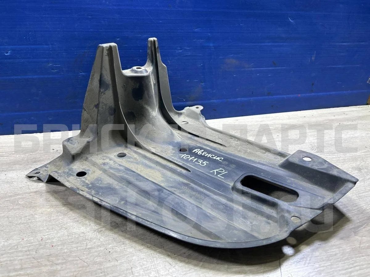 Подкрылок задний лев. Тойота Авенсис 2 (T250)