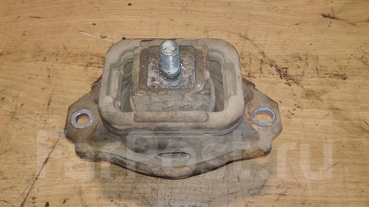 Подушка двигателя Ленд Ровер Дискавери 3