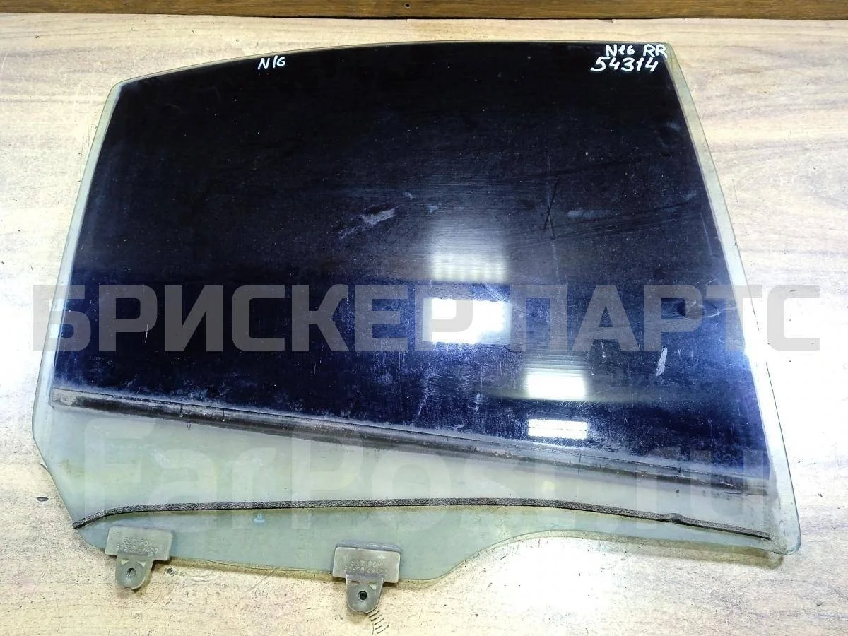 Стекло двери задней Ниссан Альмера 2  (N16)