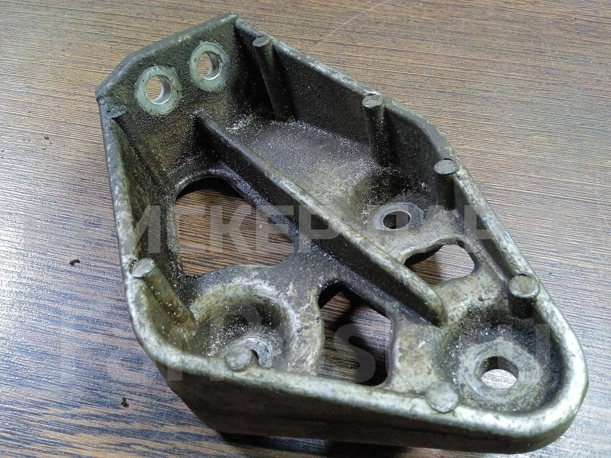 Кронштейн двигателя прав Шевроле Ланос