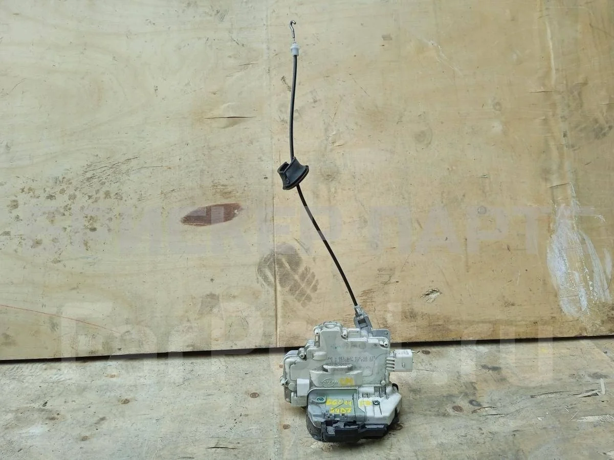 Замок передней правой двери Ауди А4 Б7