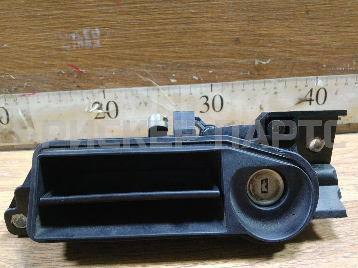 Ручка багажника внутренняя Mercedes (Мерседес) Ц-класс W203