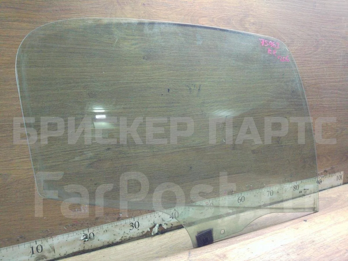 Стекло двери задней Пежо 206