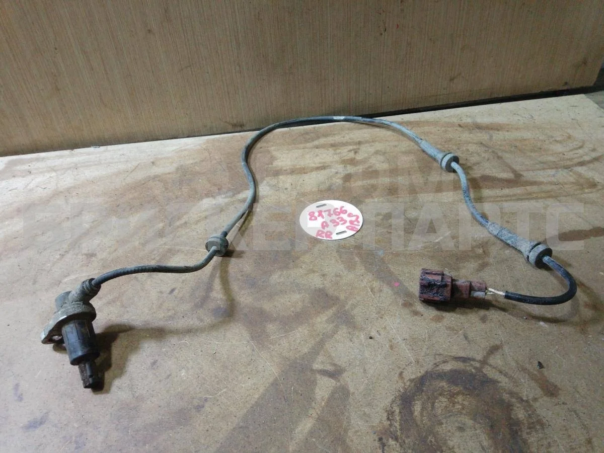 Датчик ABS задний Ниссан Максима 5  A33