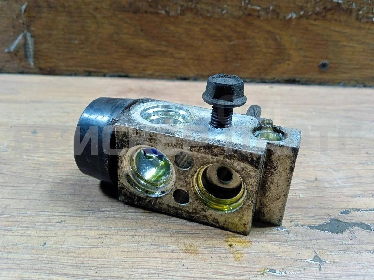 Клапан кондиционера Киа Сид 2  JD