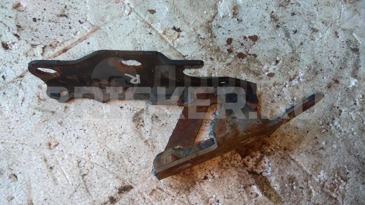 Петля капота правая Киа Маджентис 1